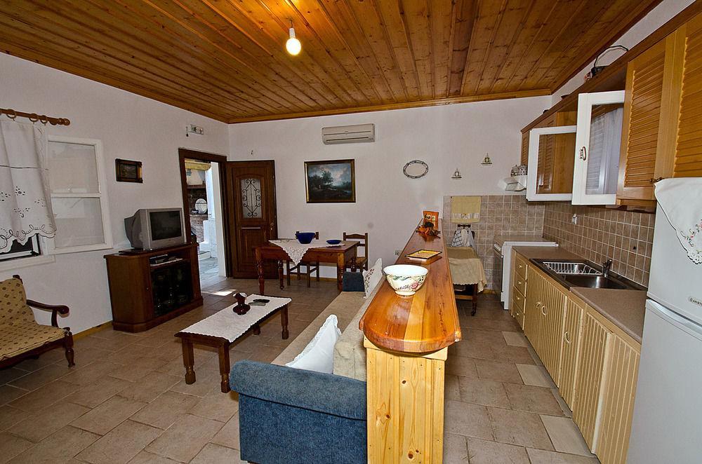 Aparthotel The Pine Trees Agnontas Exterior foto