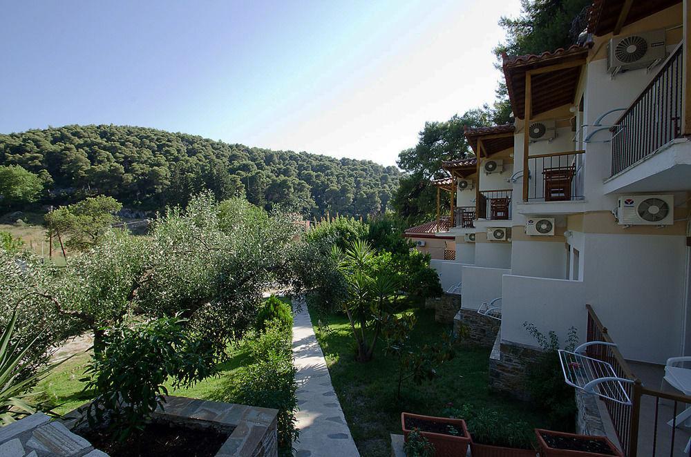 Aparthotel The Pine Trees Agnontas Exterior foto